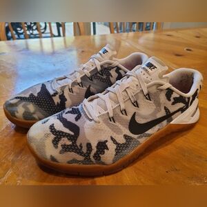 Nike Metcon 4 size 10.5 mens workout shoes